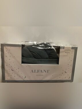 Alfani Puffer Quilted Plush-Lined Slippers size Medium 7-8 Brand New in Box